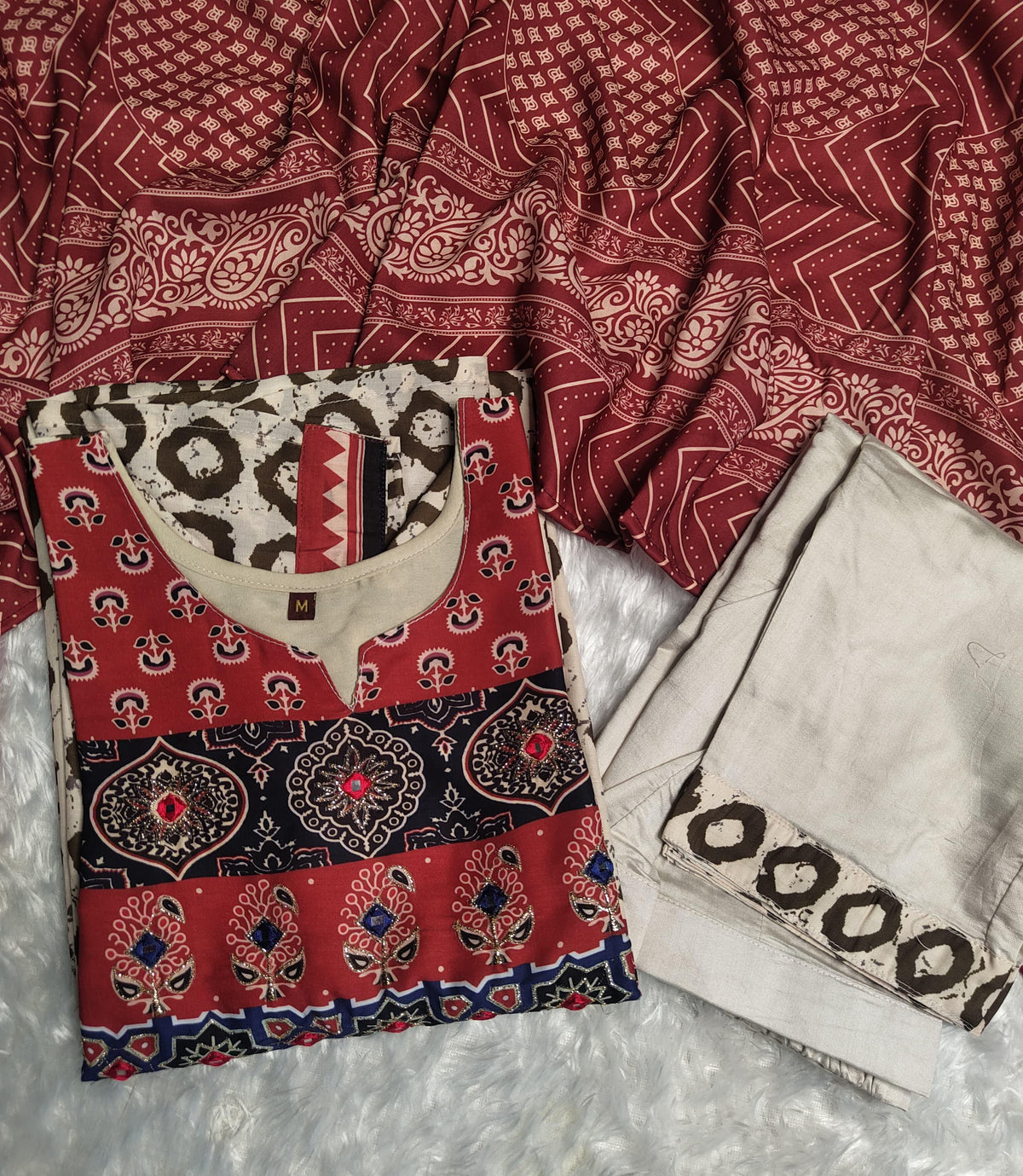 Featuring Fully Elegant Premium Muslin Suit Set Which is Beautifully Decorated With Hand Khatli Work And Original Mirror Work With Butti Pattern.(WARED09)